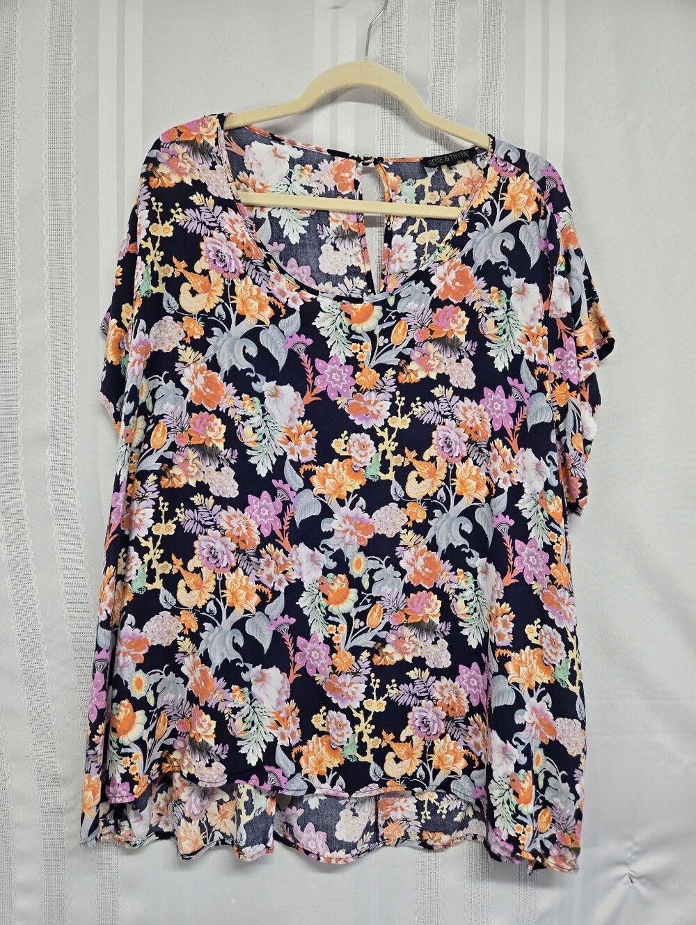 ROSE & THYME WOMEN'S TOP MULTICOLOR  FLORAL PRINT